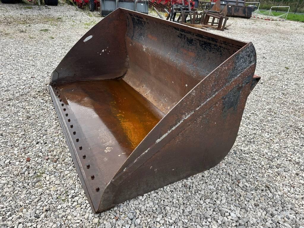  ŁYŻKA MANITOU 2,4 M Autres équipements de chargement et de levage