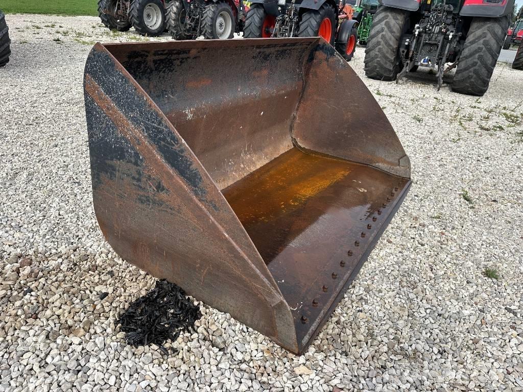  ŁYŻKA MANITOU 2,4 M Autres équipements de chargement et de levage