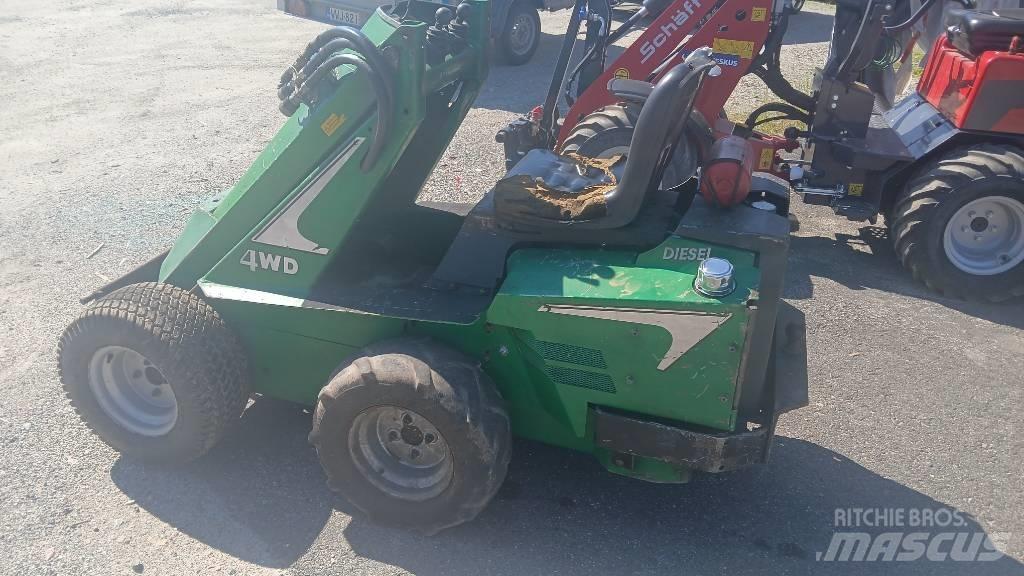 Avant 320 Chargeuse multifonction