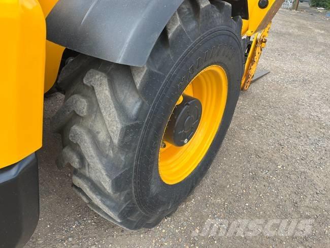 JCB 540-140 Chariot télescopique