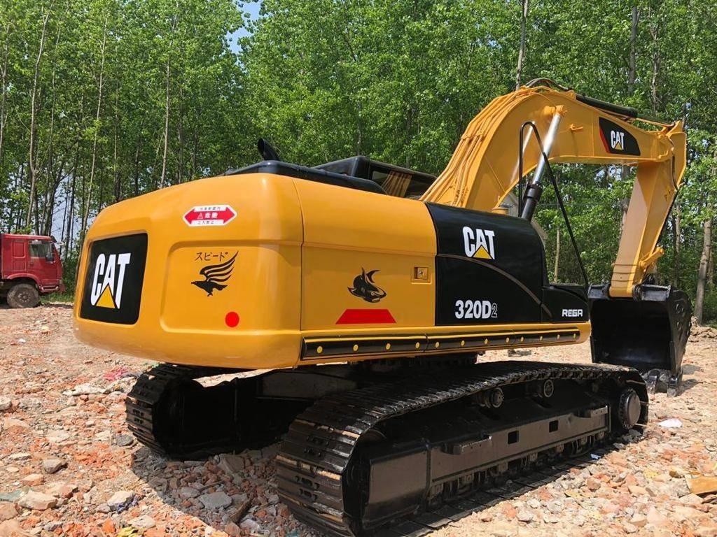 CAT 320D2 Pelle sur chenilles