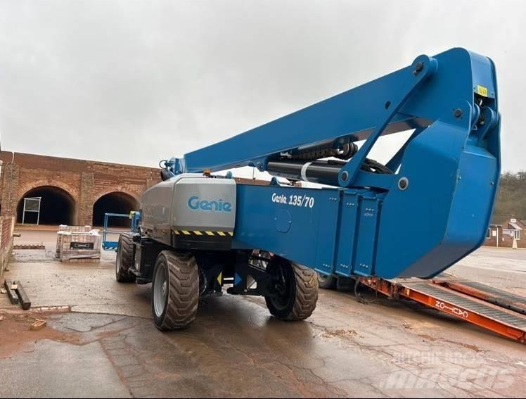 Genie ZX 135/70 Nacelles articulées