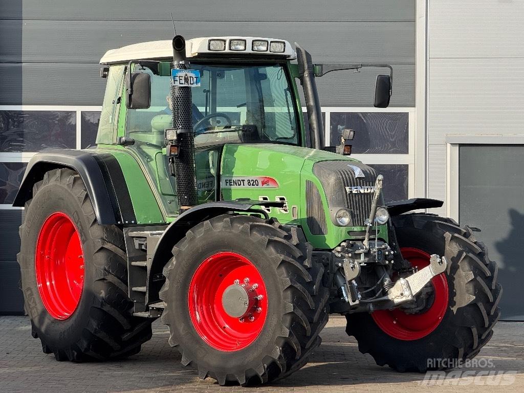 Fendt 820 Vario TMS Tracteur