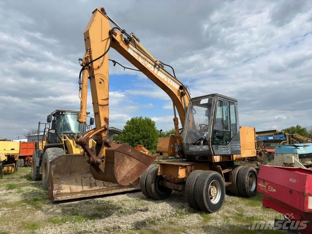 CASE 588-P Pelle sur pneus