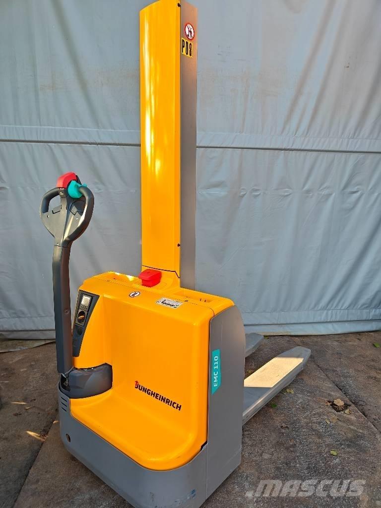 Jungheinrich EMC 110 Gerbeur accompagnant
