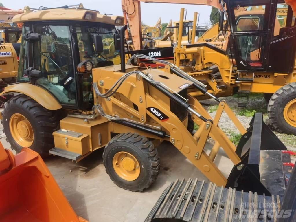 CAT 420 f2 Tractopelle