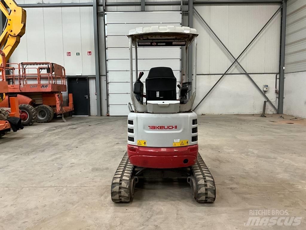 Takeuchi TB 215 R Mini pelle < 7t
