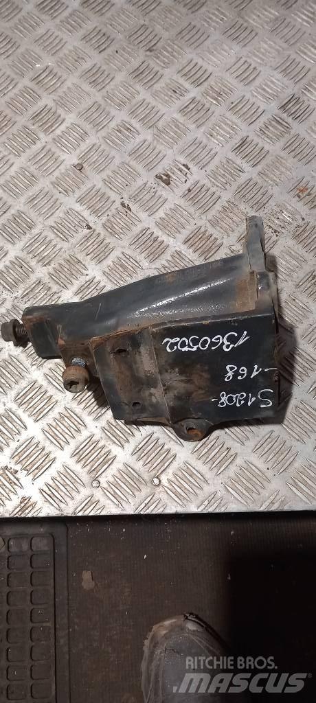 Scania 94 D.   1360502 Cabines