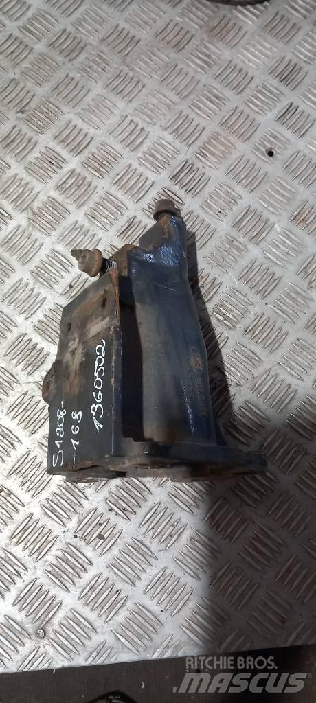 Scania 94 D.   1360502 Cabines