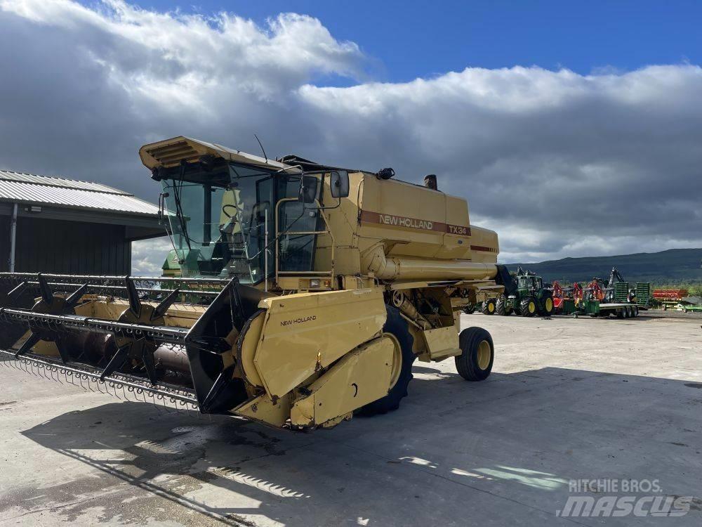 New Holland TX 34 Moissonneuse batteuse