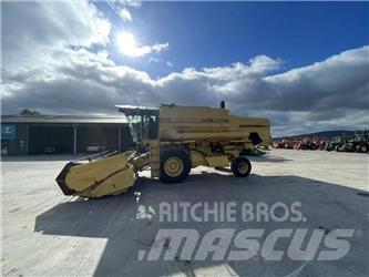 New Holland TX 34 Moissonneuse batteuse