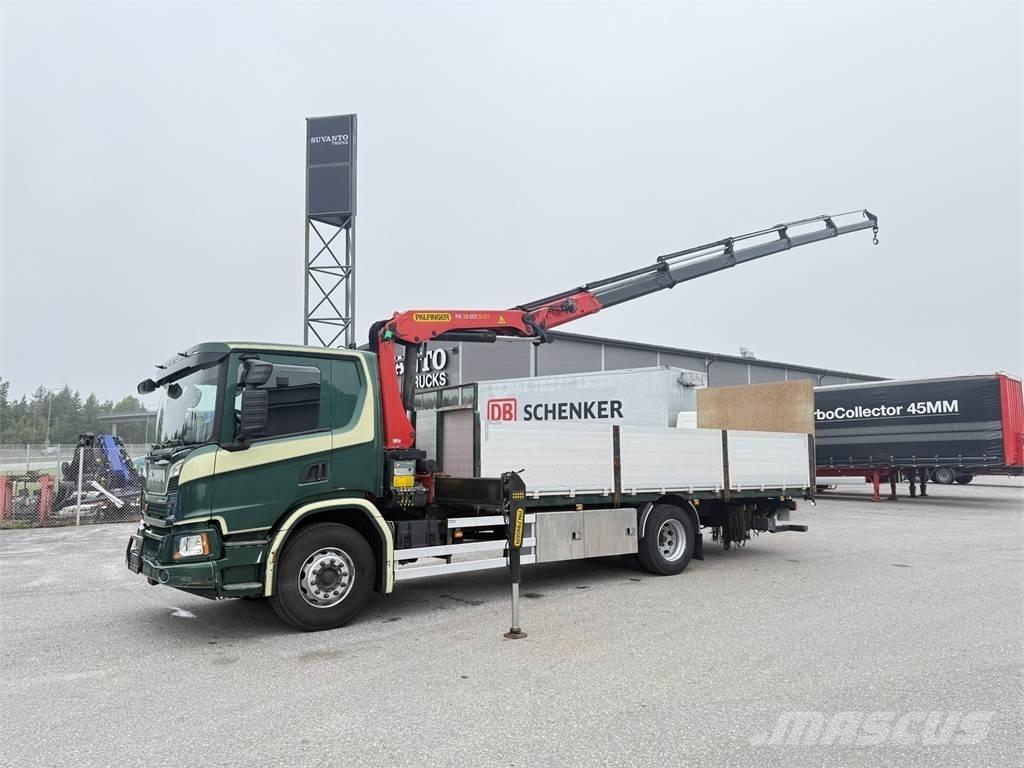 Scania P320 4x2 Camion plateau ridelle avec grue