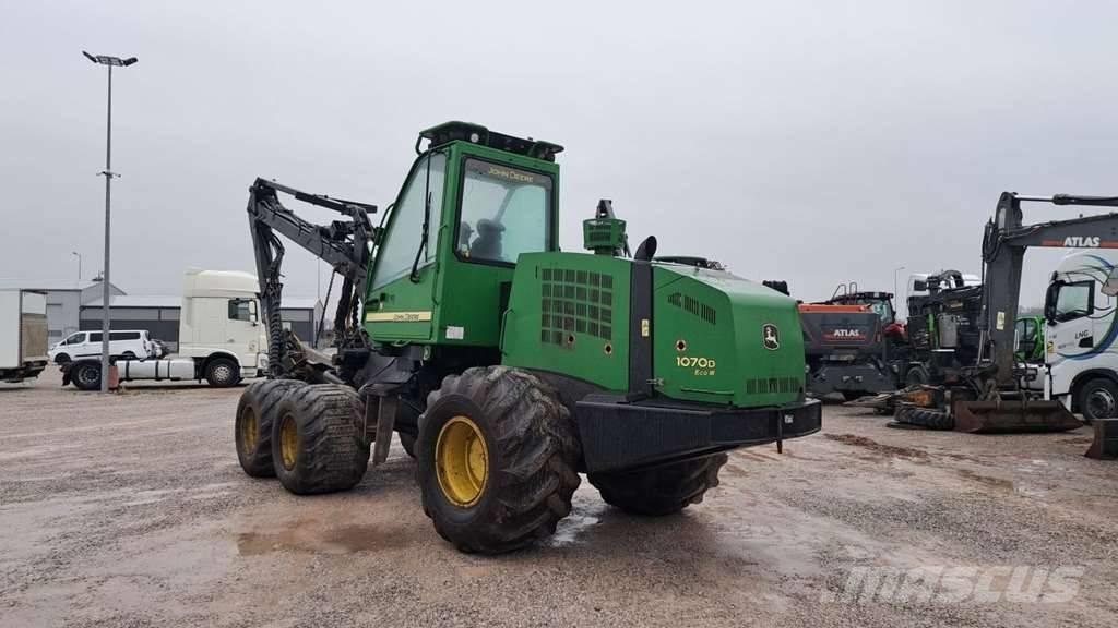 John Deere 1070 D Abatteuse