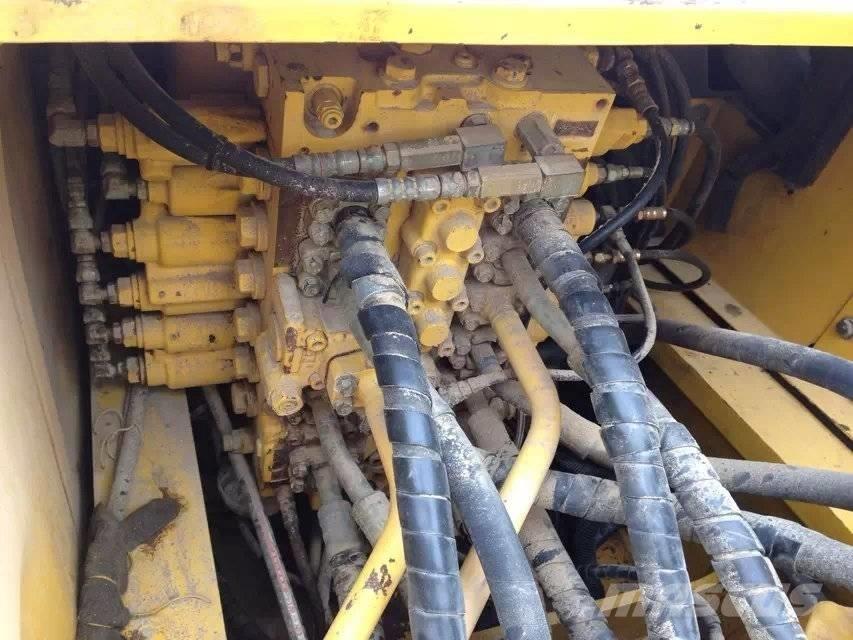Komatsu pc220-7 Pelle sur chenilles