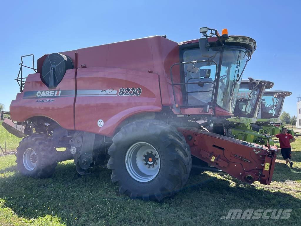 Case IH AF 8230 Moissonneuse batteuse