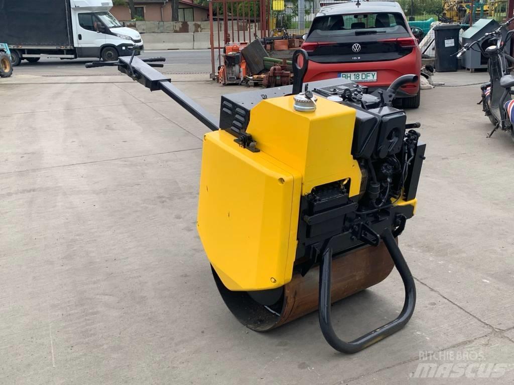 Mecalac MBR 71 Rouleaux vibrants tractés