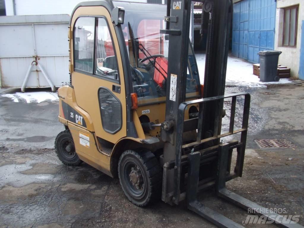 CAT lift truck DP25N Chariots diesel
