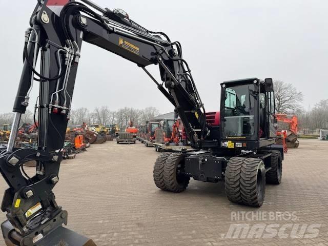 Yanmar B 110 W Pelle sur pneus