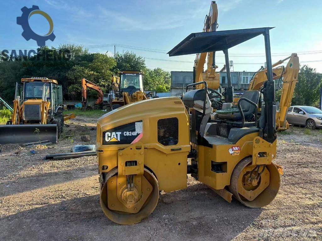 CAT CB24B Rouleaux tandem