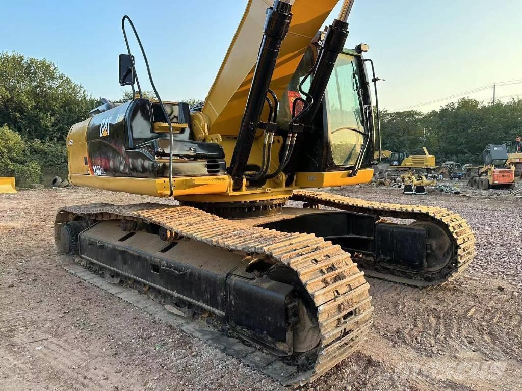 CAT 330 D L Pelle sur chenilles