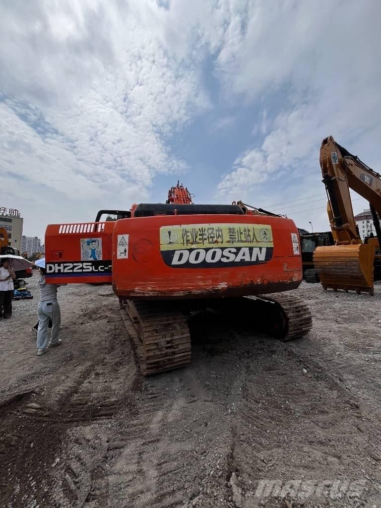 Doosan DH 225 LC-7 Pelle sur chenilles
