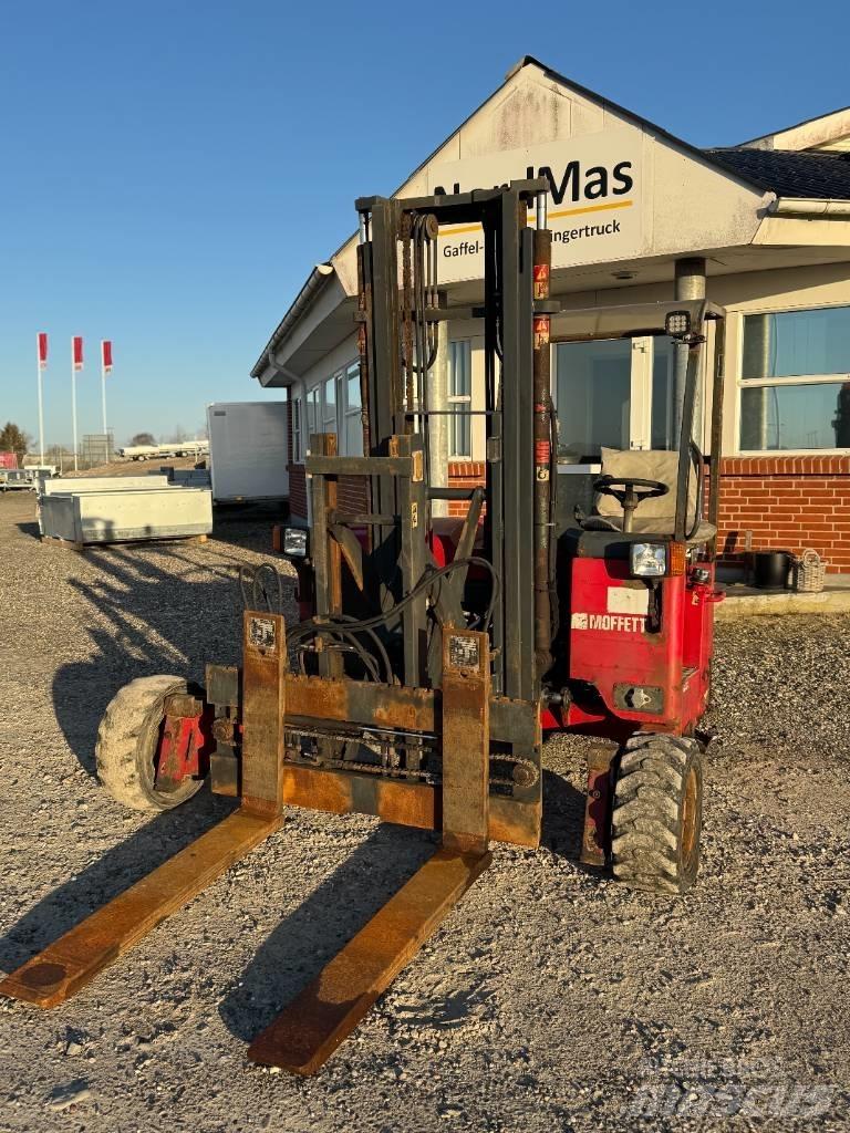 Moffett M4 25.3 Chariots diesel