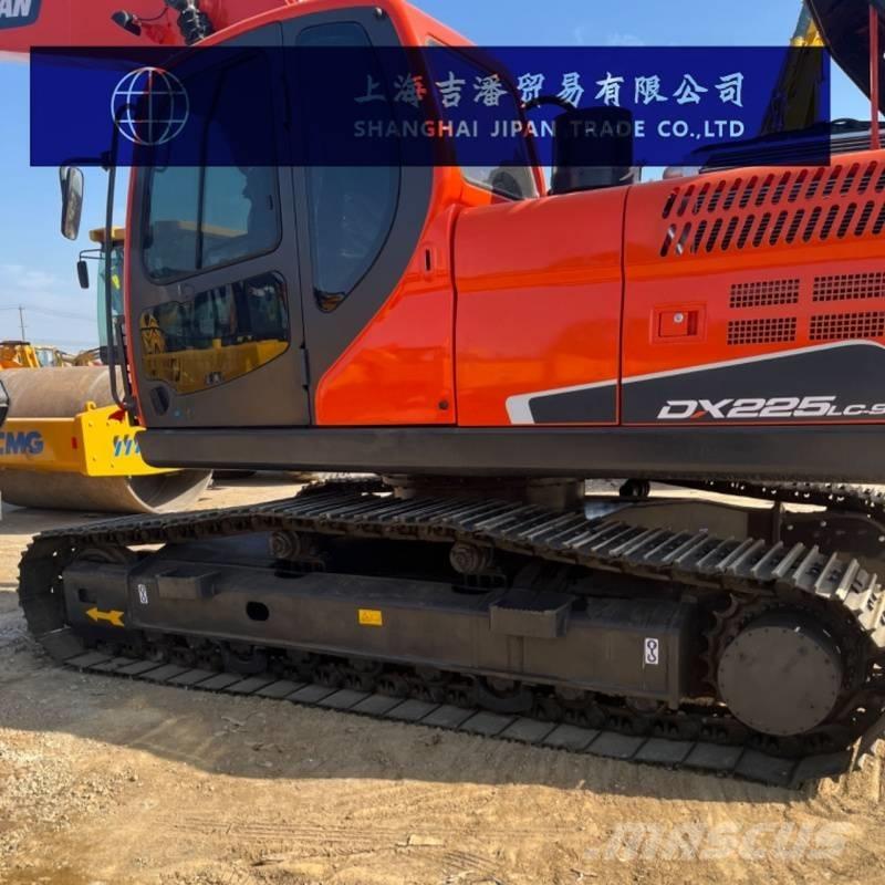 Doosan DX 225 Pelle sur chenilles