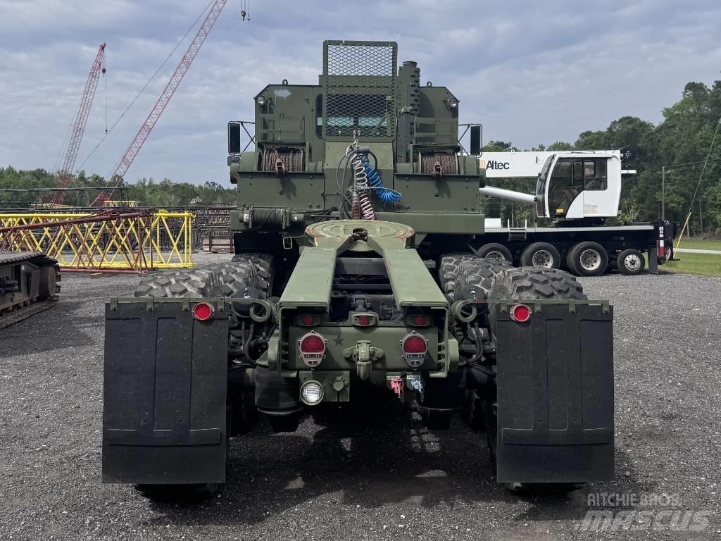 Oshkosh M1070 Tracteur routier