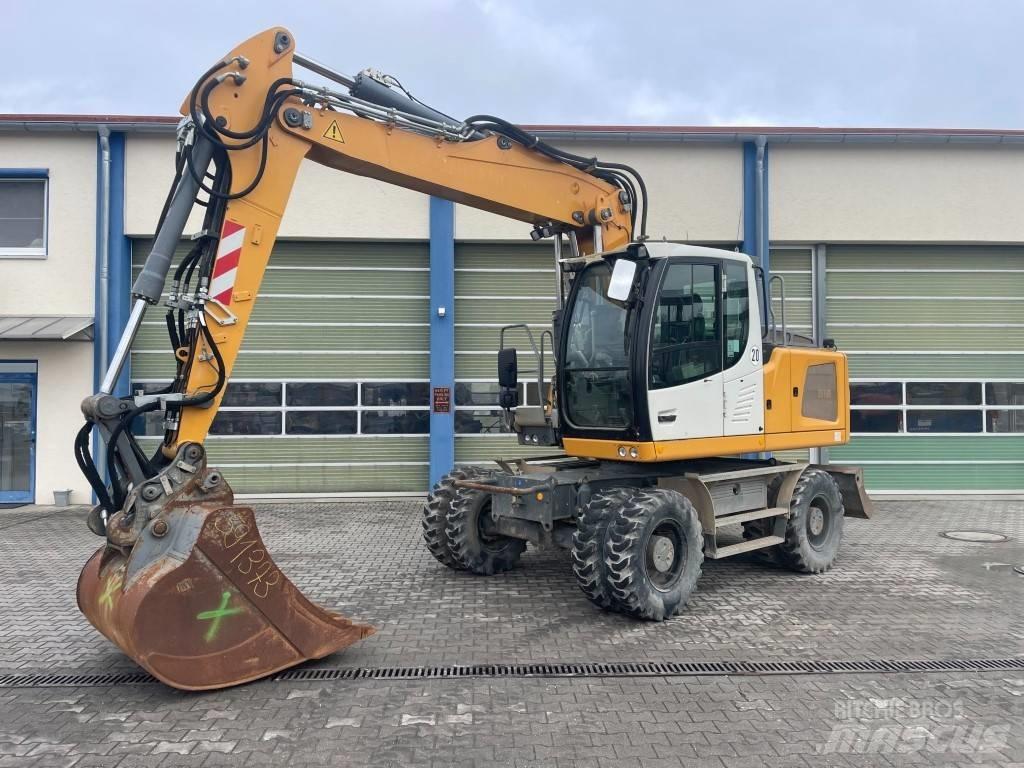 Liebherr A 918 Pelle sur pneus