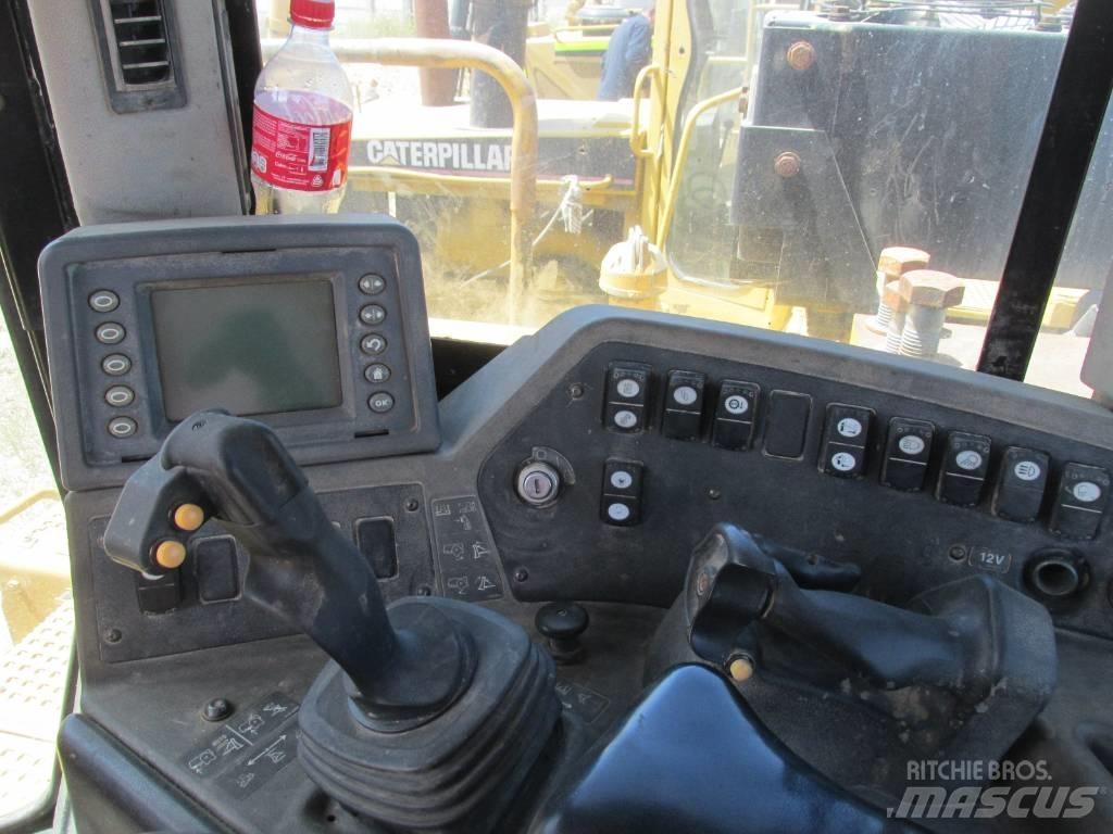 CAT D 9 T Bouteurs sur chenilles