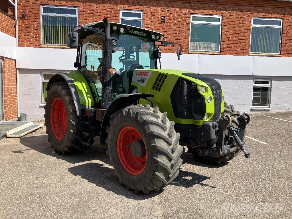 CLAAS Arion 640 CIS+ Tracteur