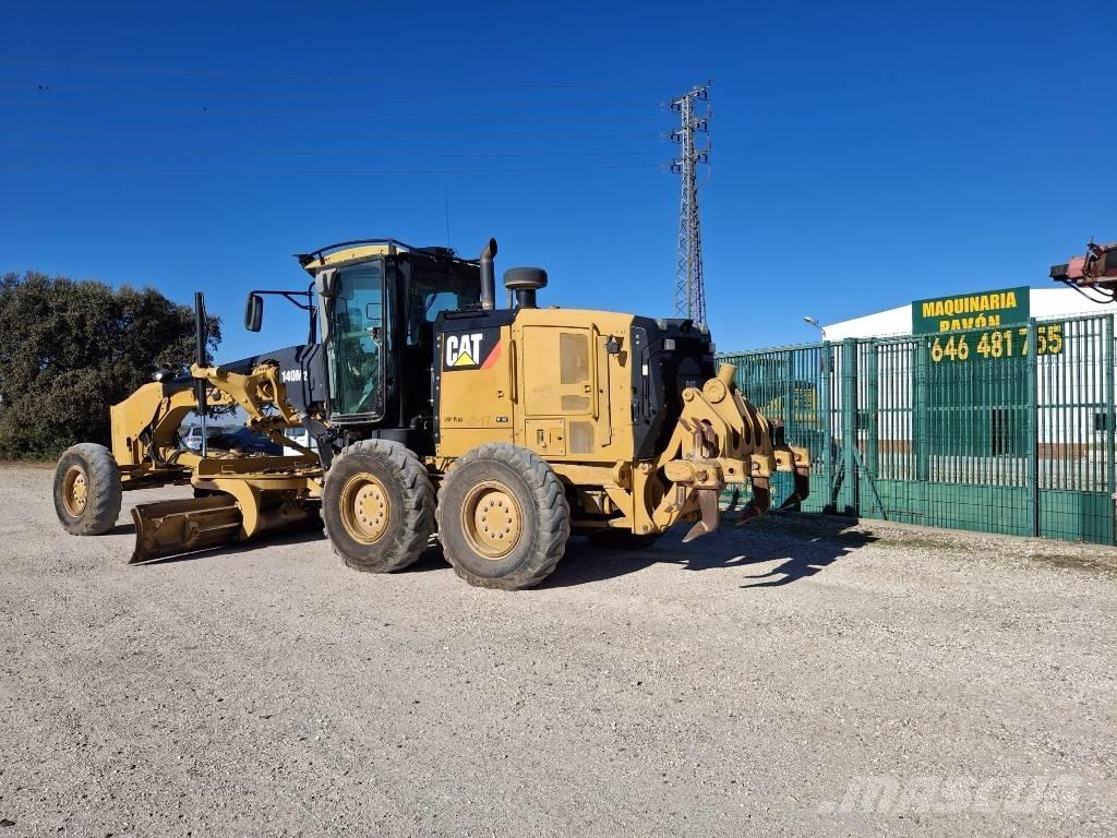 CAT 140 M 2 Niveleuse