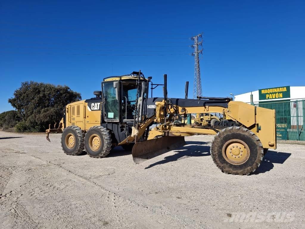 CAT 140 M 2 Niveleuse