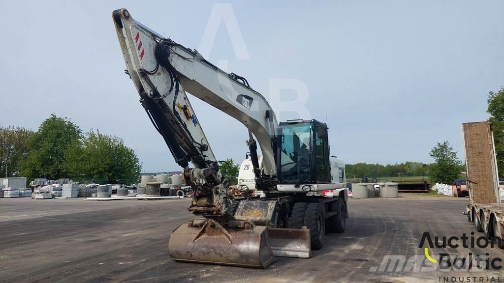 CAT M 322 D Pelle sur pneus