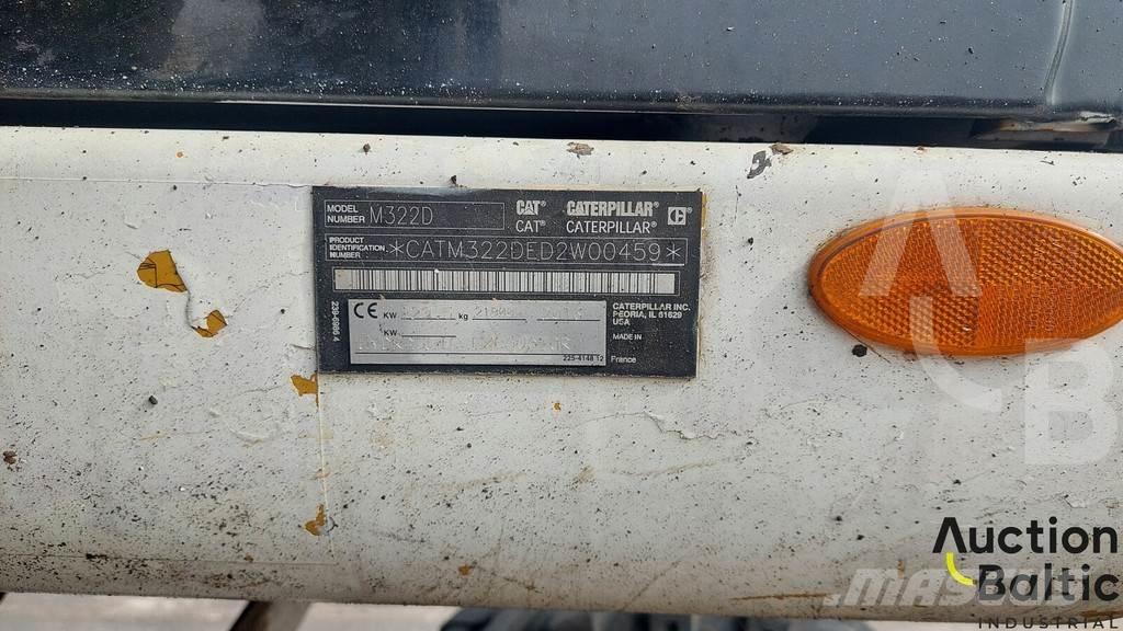 CAT M 322 D Pelle sur pneus