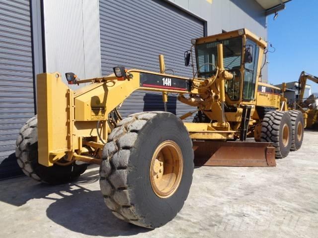 CAT 14 H II Niveleuse
