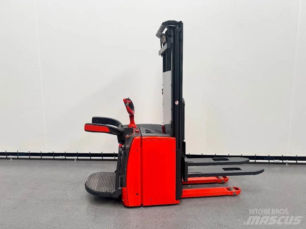 Linde L 16 AP Gerbeur accompagnant