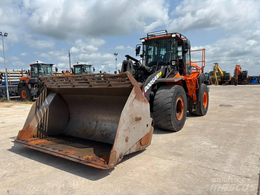 Doosan DL 300-5 Chargeuse sur pneus