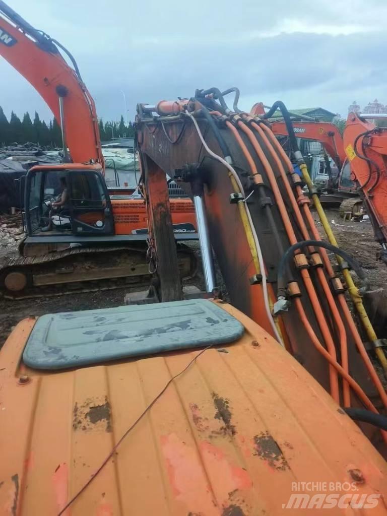 Doosan DX 260LC Pelle sur chenilles