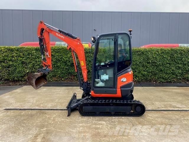CAT 302.7 D CR Mini pelle < 7t