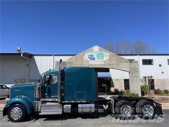 Kenworth W900L Tracteur routier