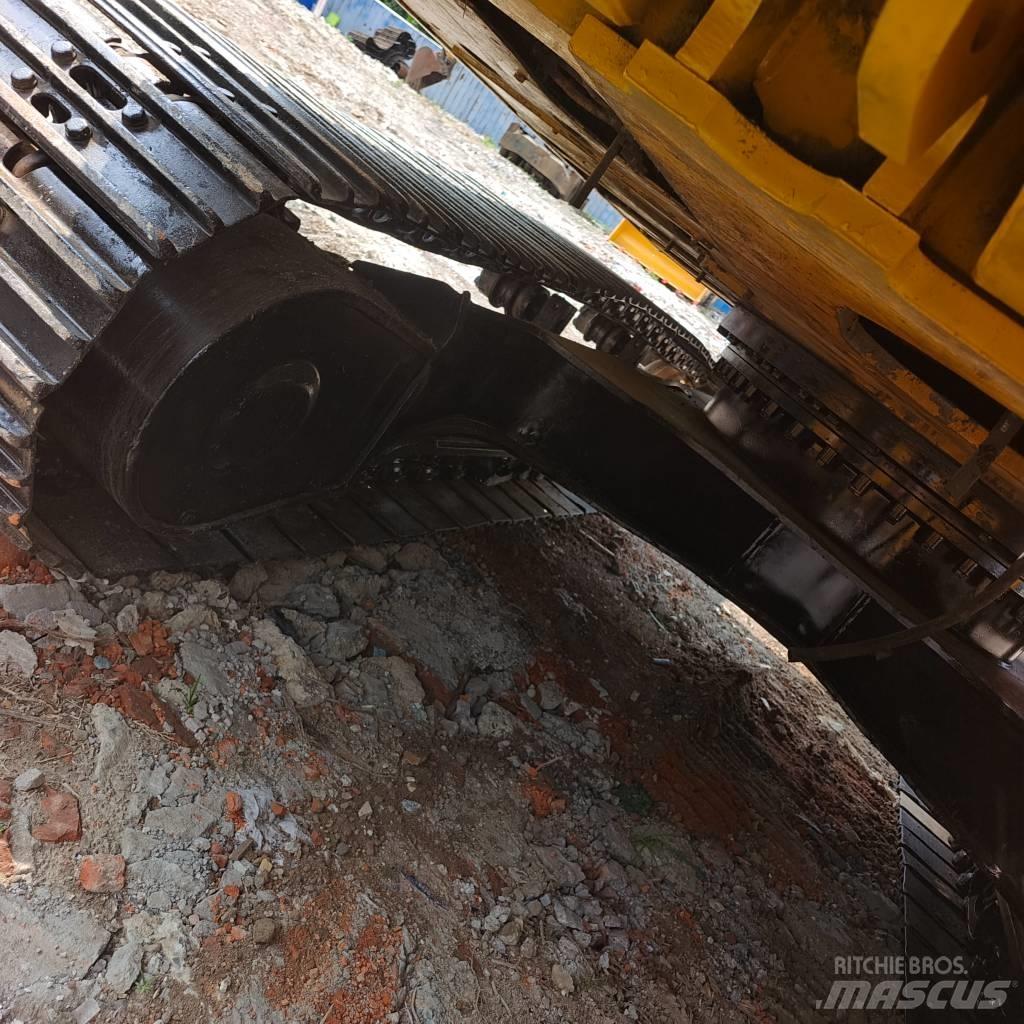 CAT 320 GC Pelle sur pneus