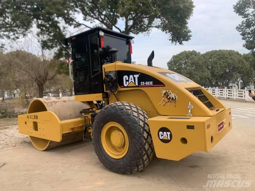 CAT CS 683 E Rouleaux monocylindre