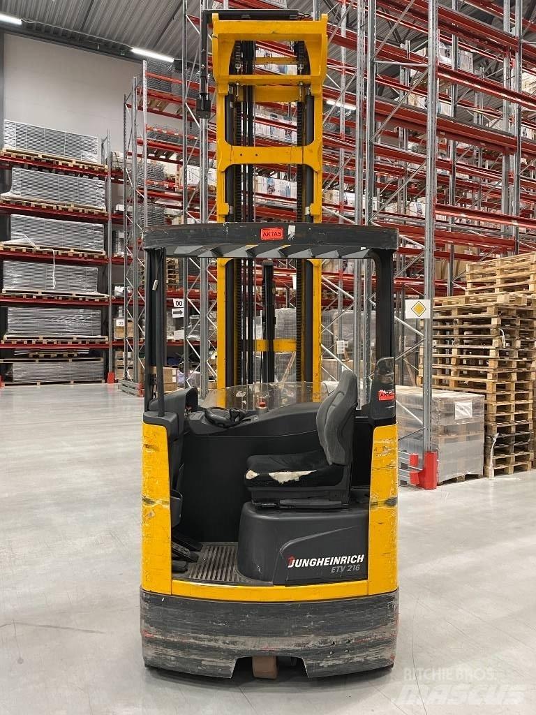 Jungheinrich ETV 216 Chariot à mât rétractable