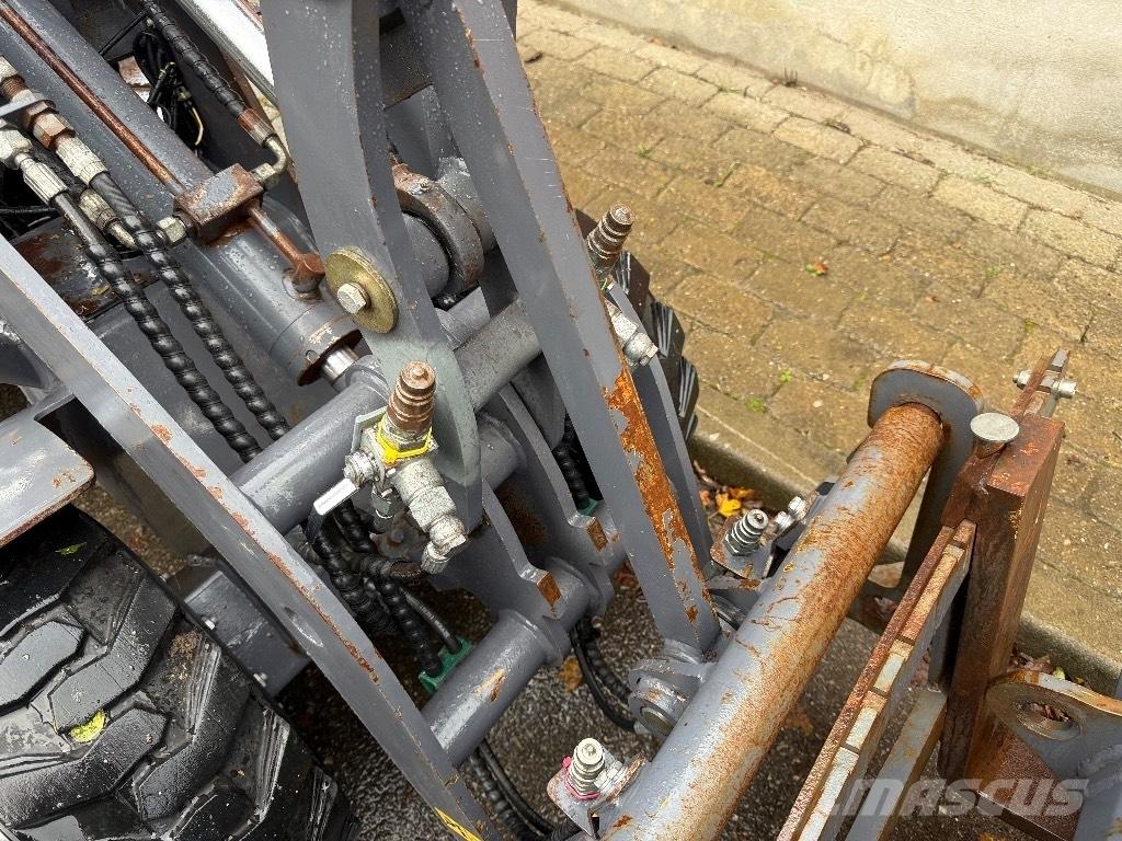 Eurotrac W10 Chargeuse sur pneus