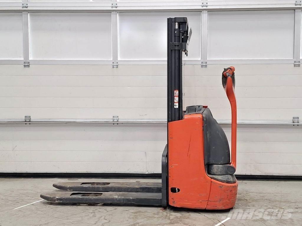Linde L10B Gerbeur accompagnant