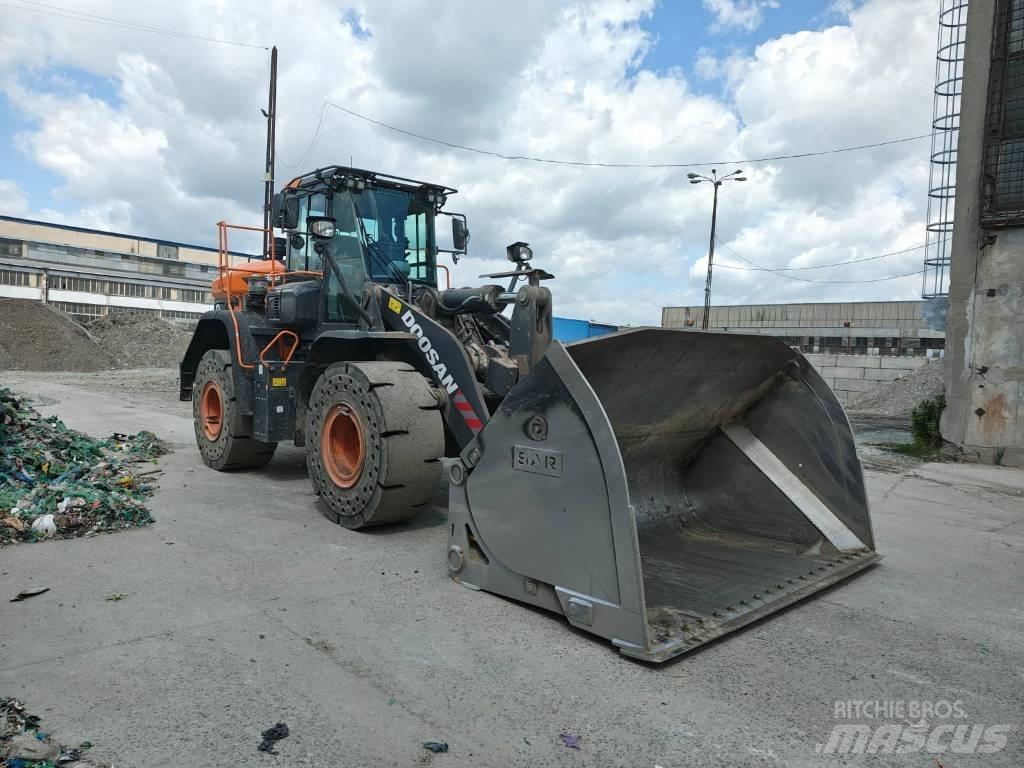 Doosan DL 320-7 Chargeuse sur pneus