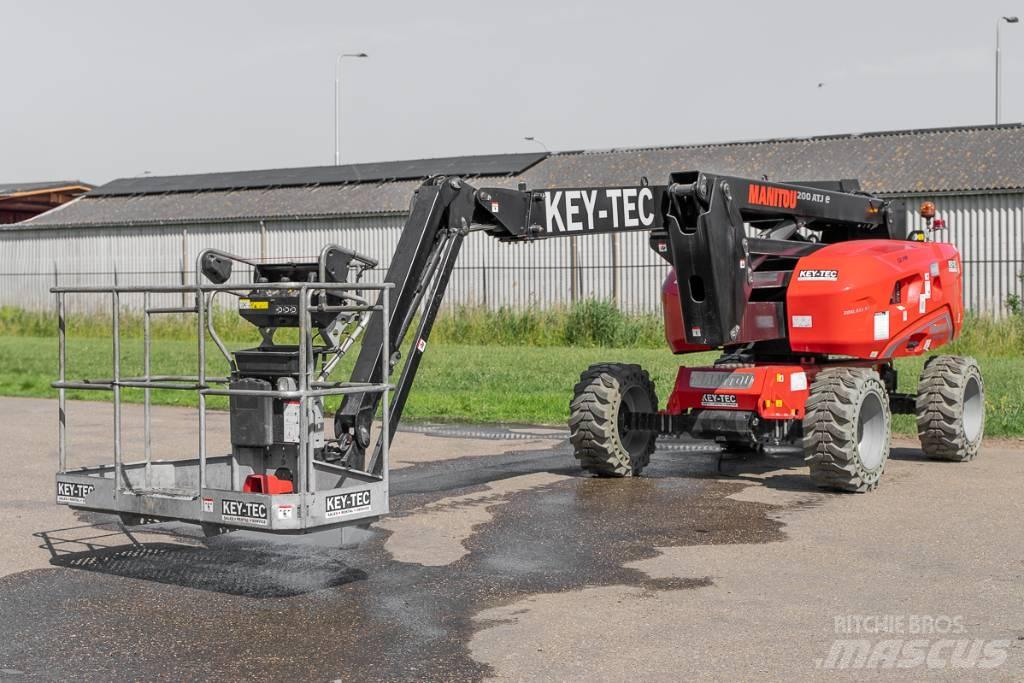 Manitou 200 ATJ e Nacelles articulées