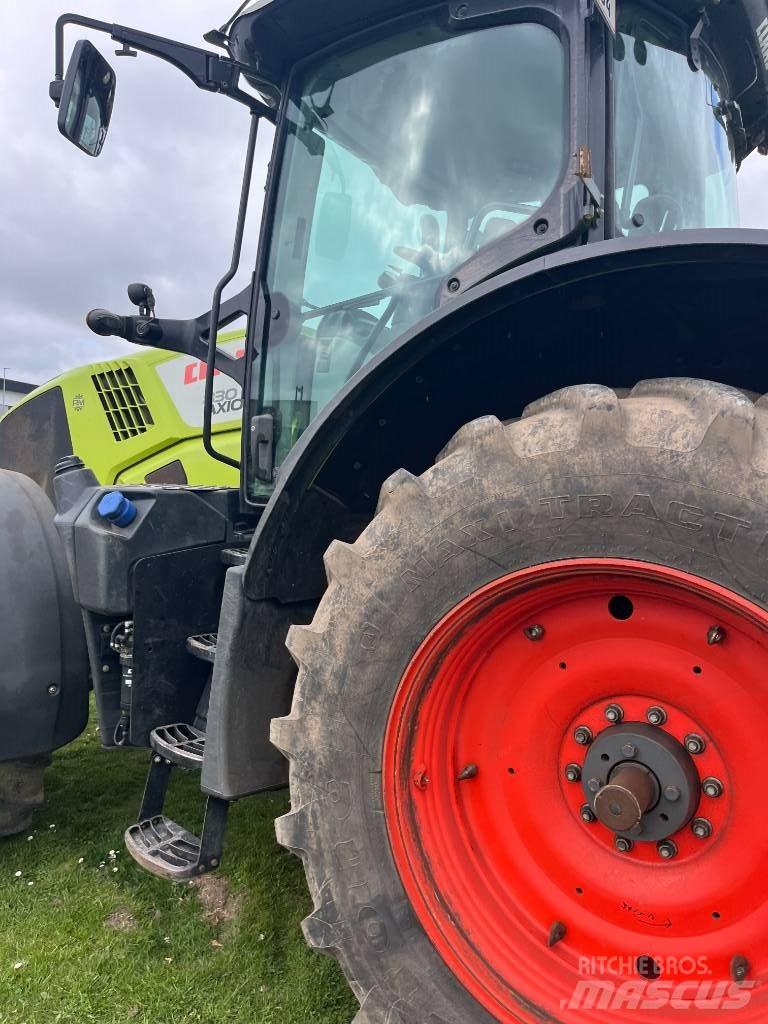 CLAAS AXION 830 CIS+ Tracteur