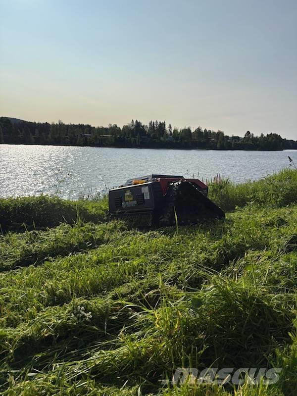 Blue Bird FM 24-70 Tondeuses à conducteur marchant
